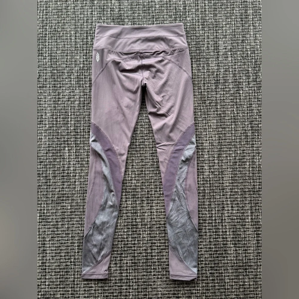 Free People Movement Mid Rise Tap Back Leggings